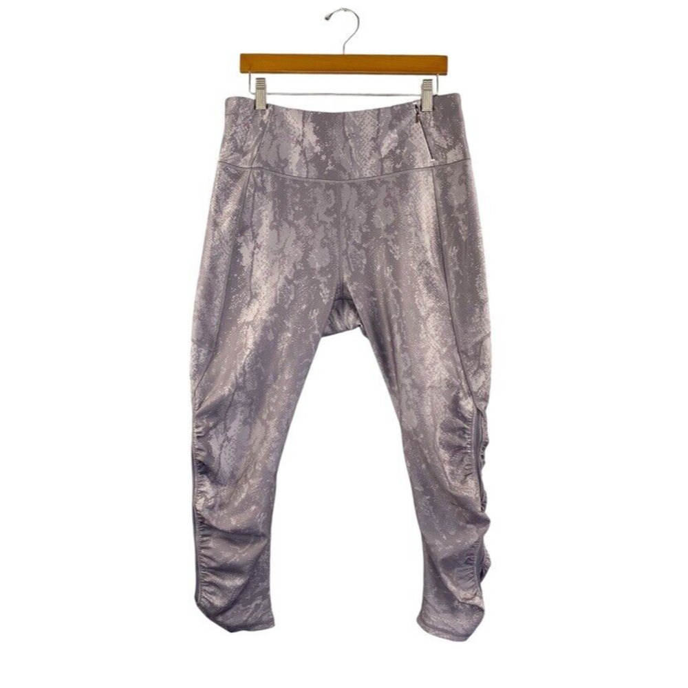 Calia by Carrie Underwood snake print Medium Plum/Gray Workout 24" Inseam 11" Ri